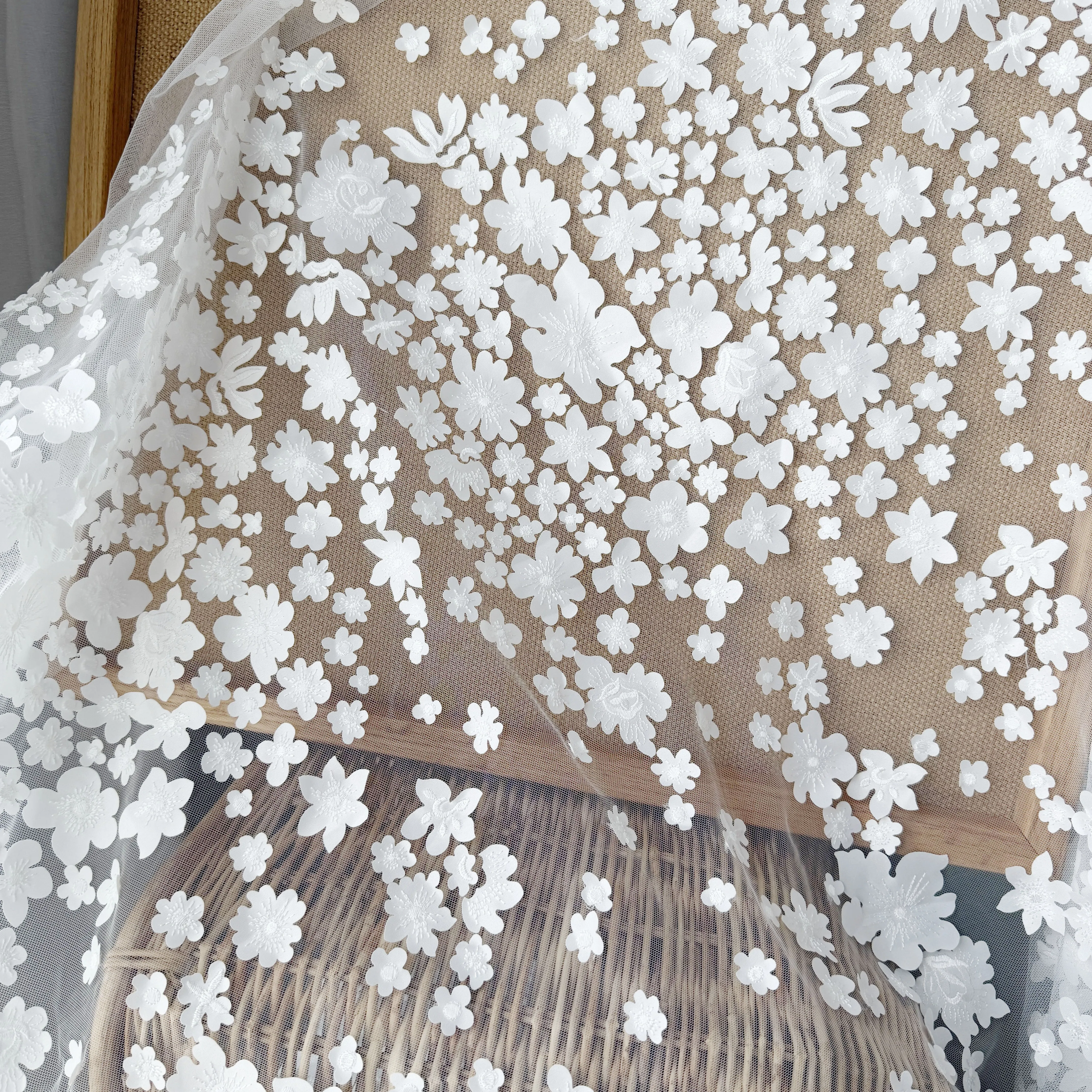 1 Yard 3D Lasergeschnittener Blumen-Spitzenstoff Kordel Braut Hochzeit Blumenstickerei – Detail 2
