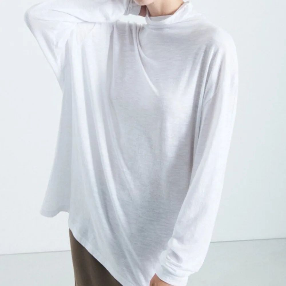 Large Silhouette Loose Long-sleeved Undershirt for Women