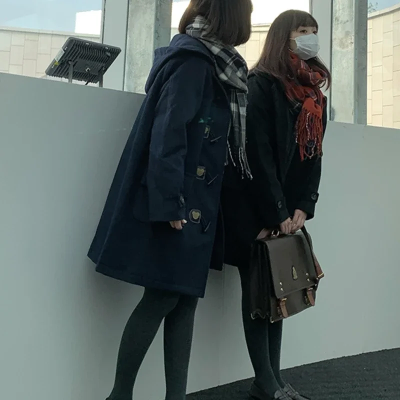 2024 neue japanische College-Stil Herbst und Winter verdickte Woll mantel Tasche Horn Schnalle mit Hut gepolsterten Woll mantel für Frauen