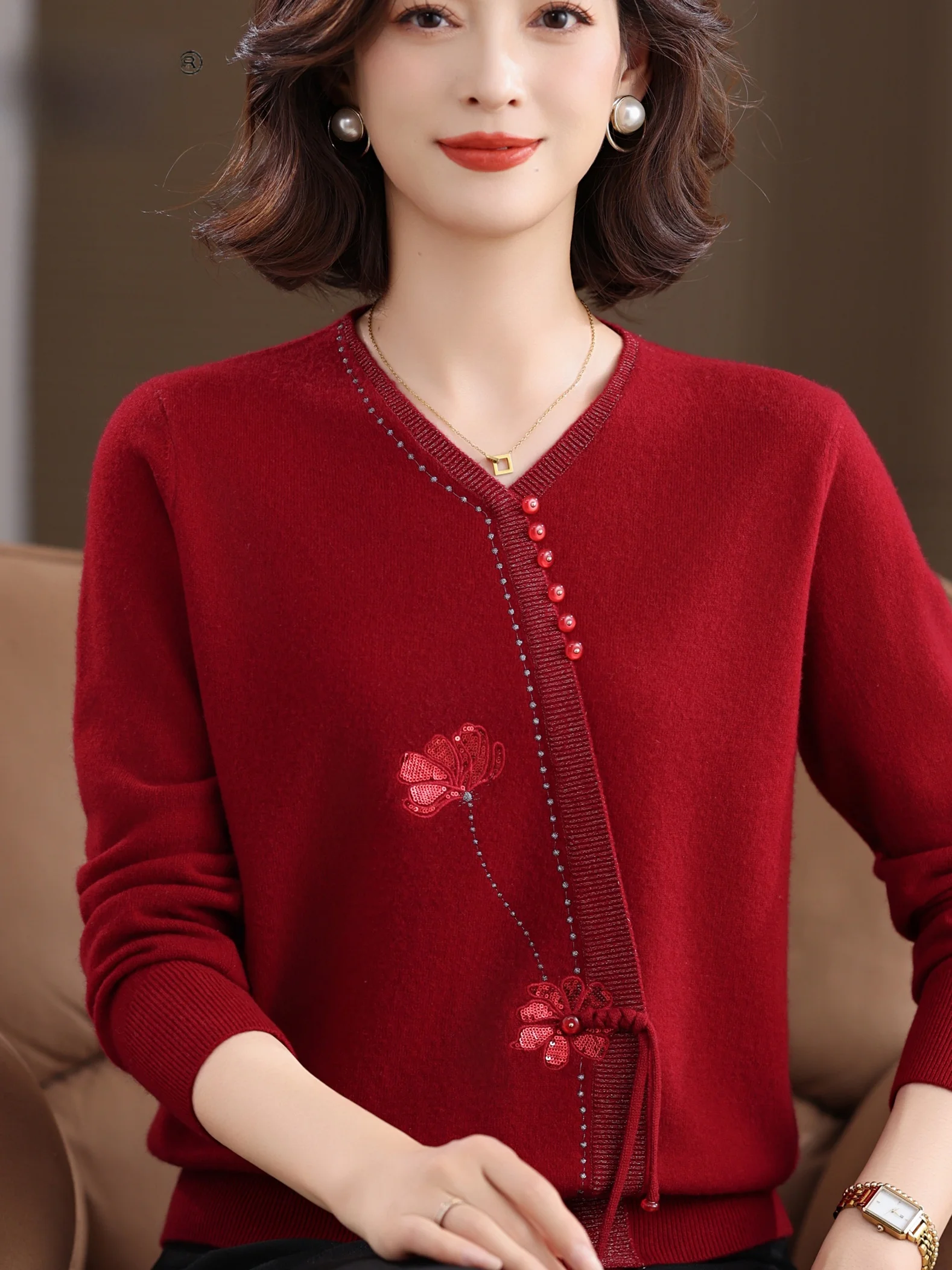 

V-Ne вязаный свитер из чистой шерсти с вышивкой для женщин среднего возраста, осенний теплый модный повседневный свободный крой на пуговицах