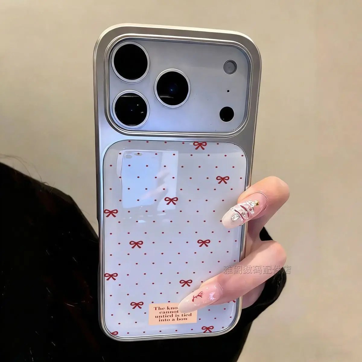 Capa de Celular Coreana Vermelha com Laço de Bolinhas para iPhone 17 Air 16 E 15 14 13 12 11 Plus Pro Max, Capa Antichoque Eletrogalvanizada com Cola Líquida
