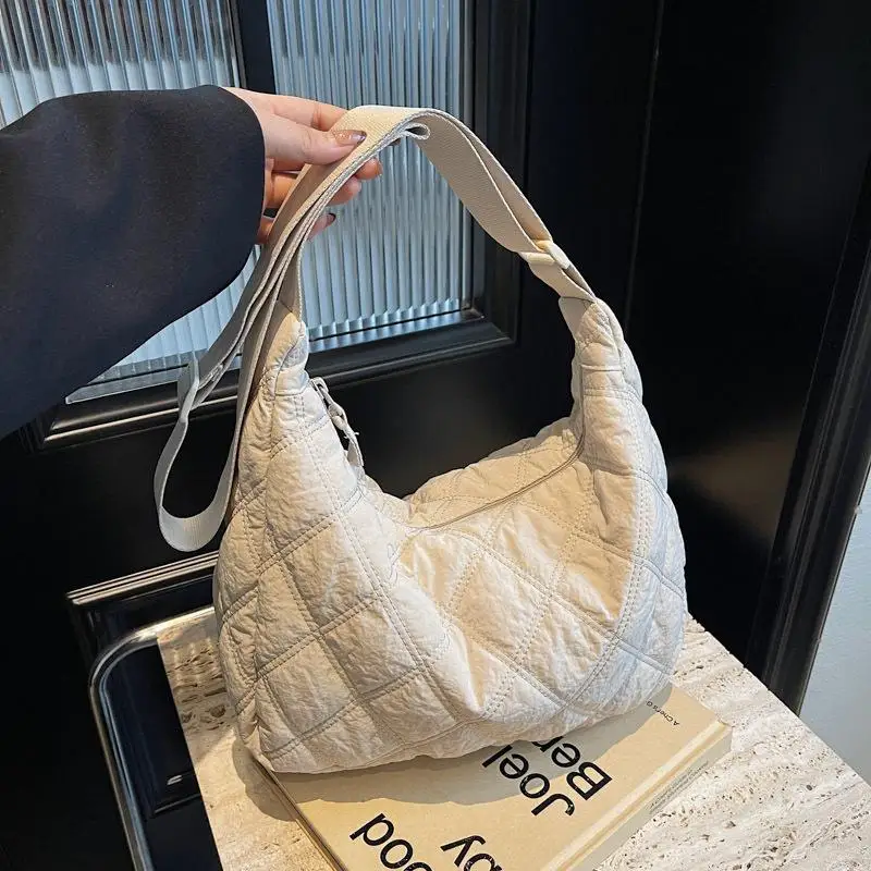 

AS1995 Bag Women's Large Capacity 2025 New Fashion Shoulder Messenger Bag Women's Simple Solid Color Casual Backpack Tote Bag