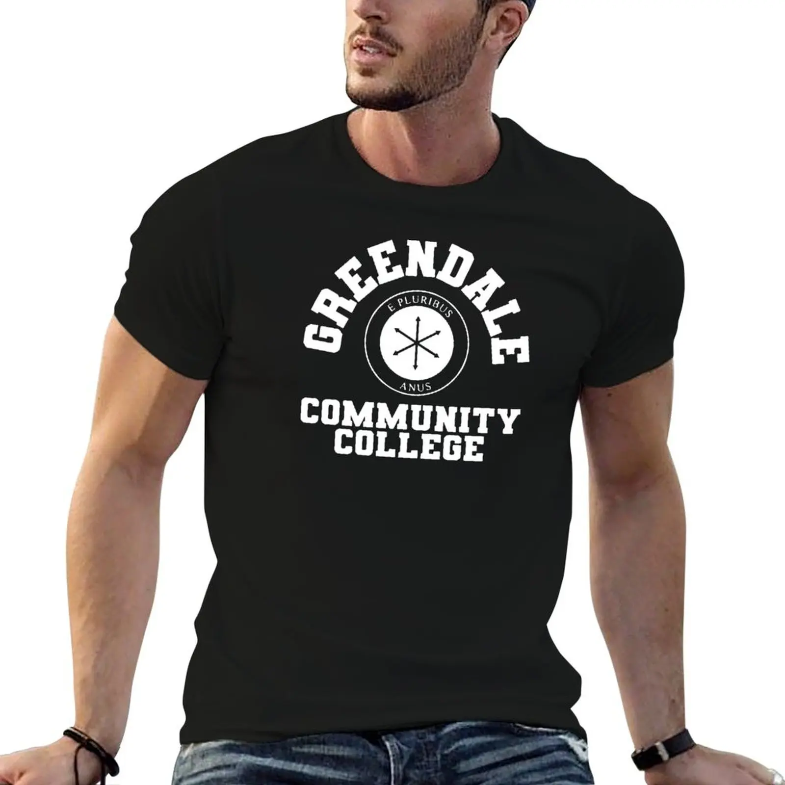 T-shirt Greendale Community College à col rond pour grands et grands-tailles