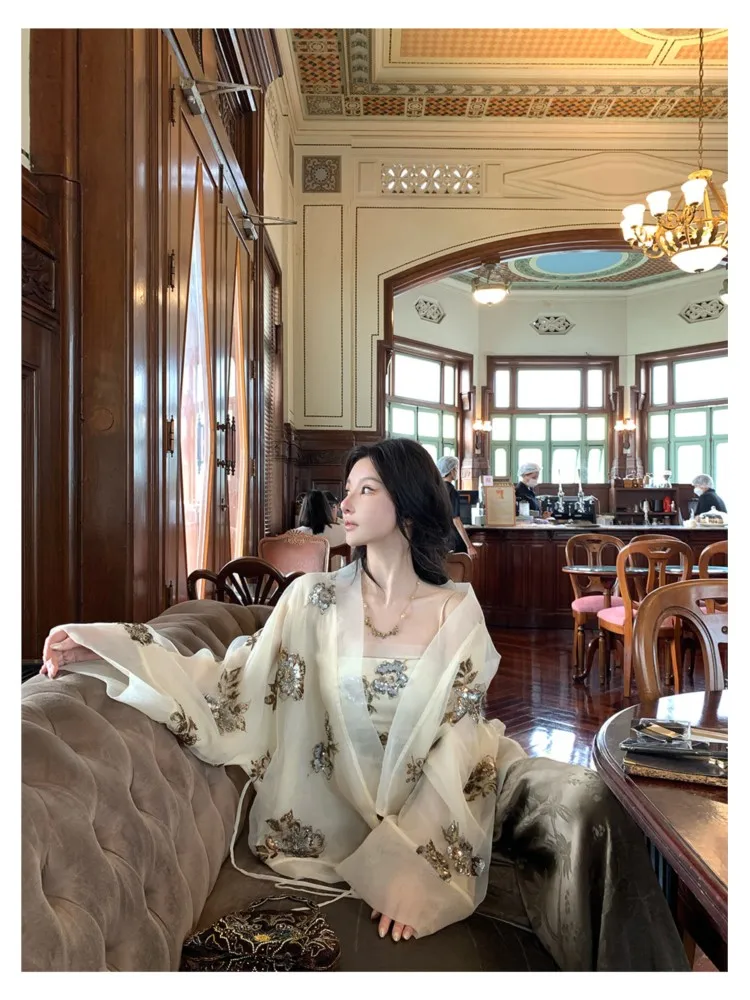 New Chinese-style heavy industry silk beaded embroidery coat for women