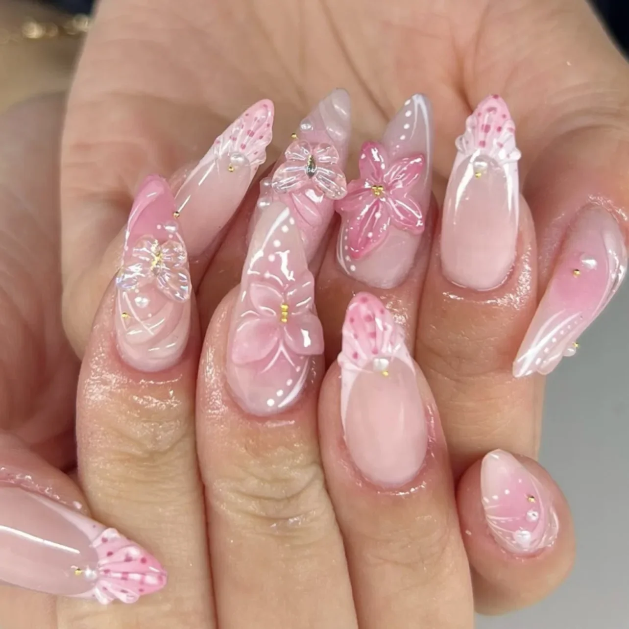 

24PCS 3D Shell Design Press on Nails Sweet French Style Pink Blush Flowers Almond Fake Nails for Women Wearable Ins Nail Tip
