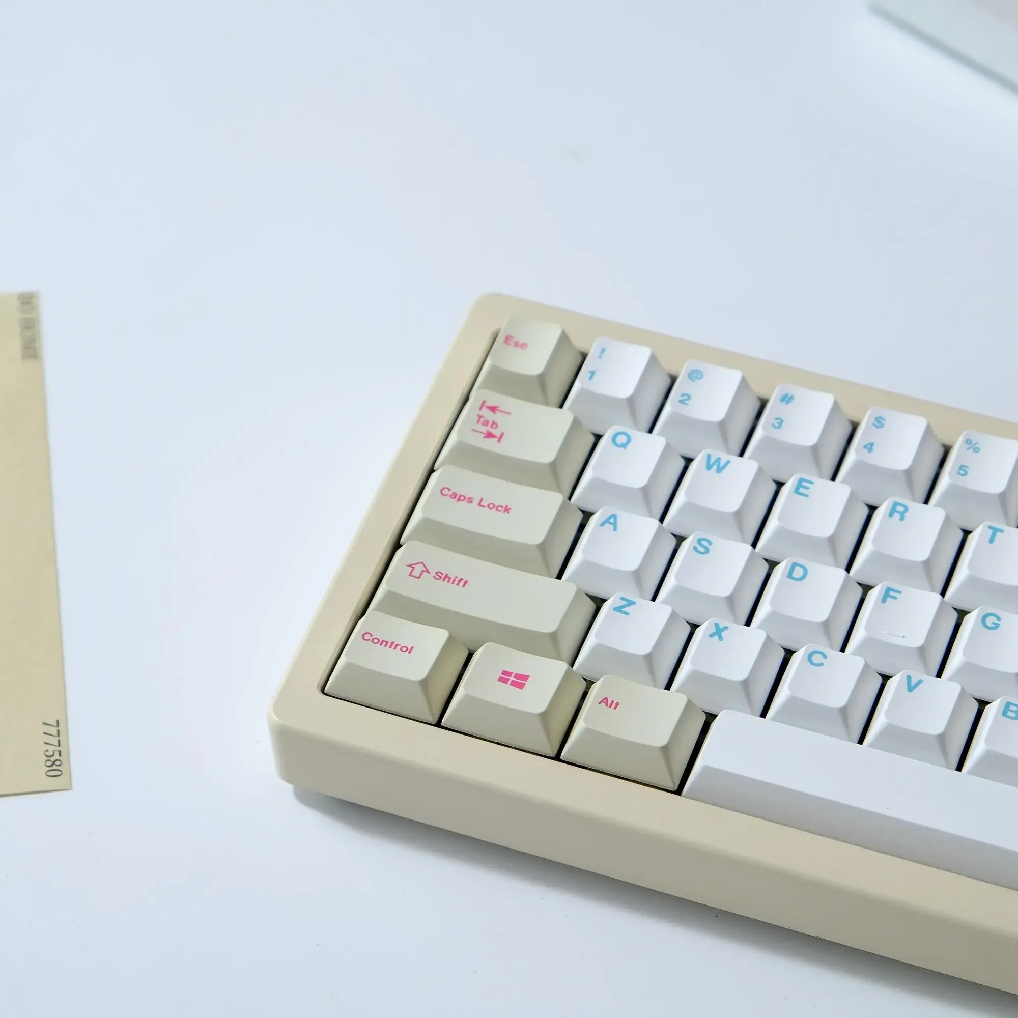 

Miami Dusk PBT material, original highly sublimated keycaps