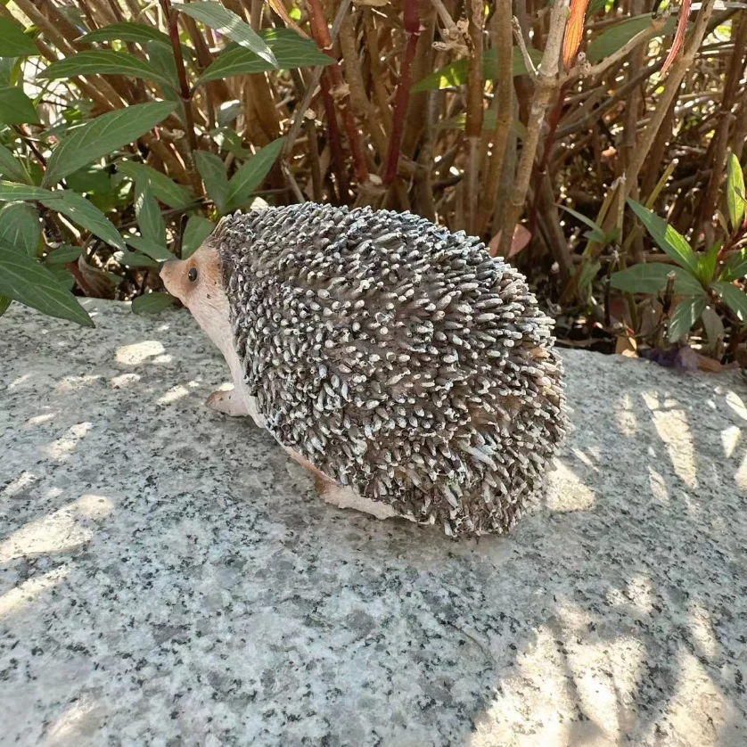 Realistic Resin Hedgehog Statue Mini Animal Figurine Waterproof Garden Ornament Outdoor Yard Lawn Flower Bed Decor Gift Plant