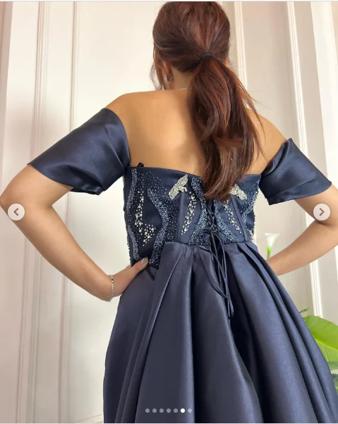 فساتين سهرة عصرية مخصصة من الساتان رائعة بدون حمالات قبالة الكتف فساتين حفلة موسيقية ساحرة للمناسبات الخاصة