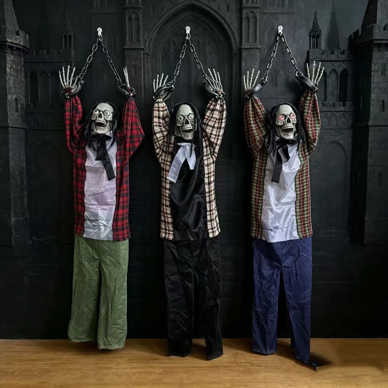 Halloween decorations, glowing ghost chains, long hair parties, haunted houses, escape room decoration props