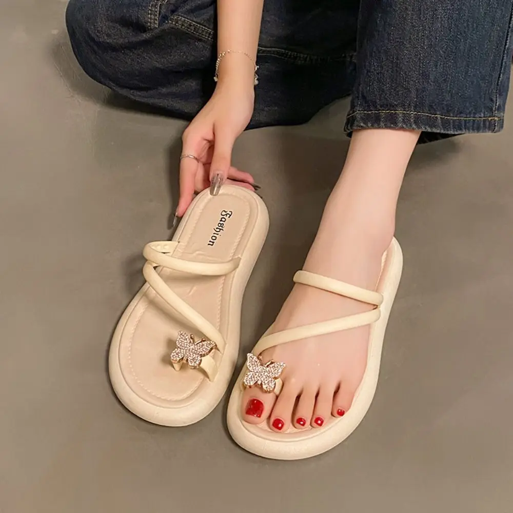 

Fashion Non-Slip Crystal Butterfly Flip Flops PVC Sweet Beach Toe Slippers Beachwear Soft Sole Flat Bottom Slippers Dormitory