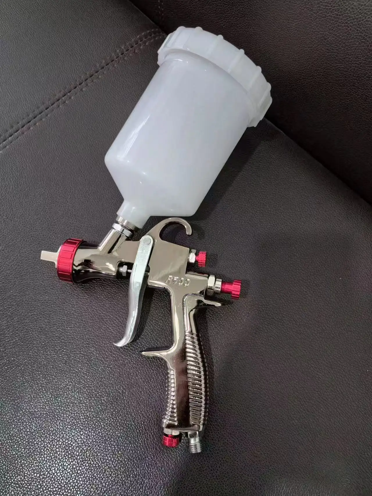 Pistola a spruzzo R500 LVLP Pistola per verniciatura per auto con alimentazione a gravità Ugello da 1,3 mm Pistola a spruzzo per vernice per camion per auto domestiche da 600 cc