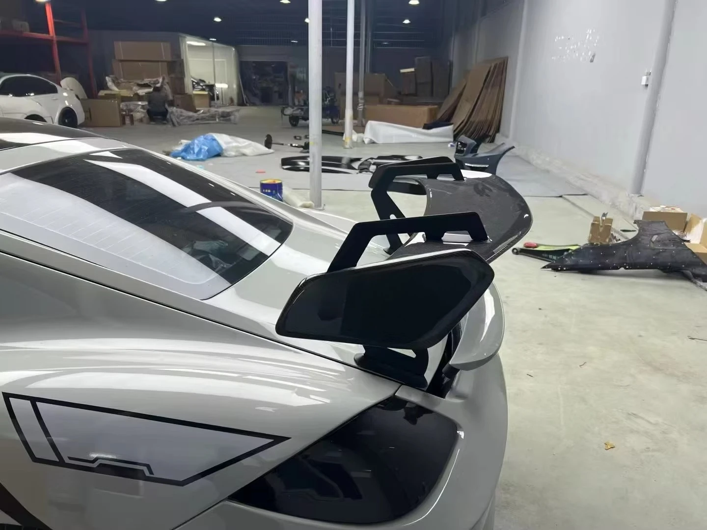 Carbon Fiber Hot Selling Car Bodykit for S 987.1 Rear Wing Exterior Modification Spoiler High Quality Body Kit 4