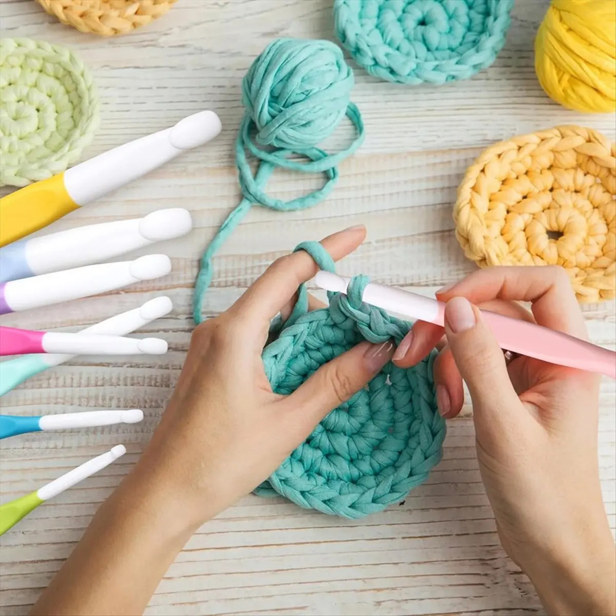 【WSFS】 8 Sizes Big Crochet Hooks Ergonomic Set, Large Crochet Hooks for Chunky Yarn, 6mm - 20mm Large Crochet Hook