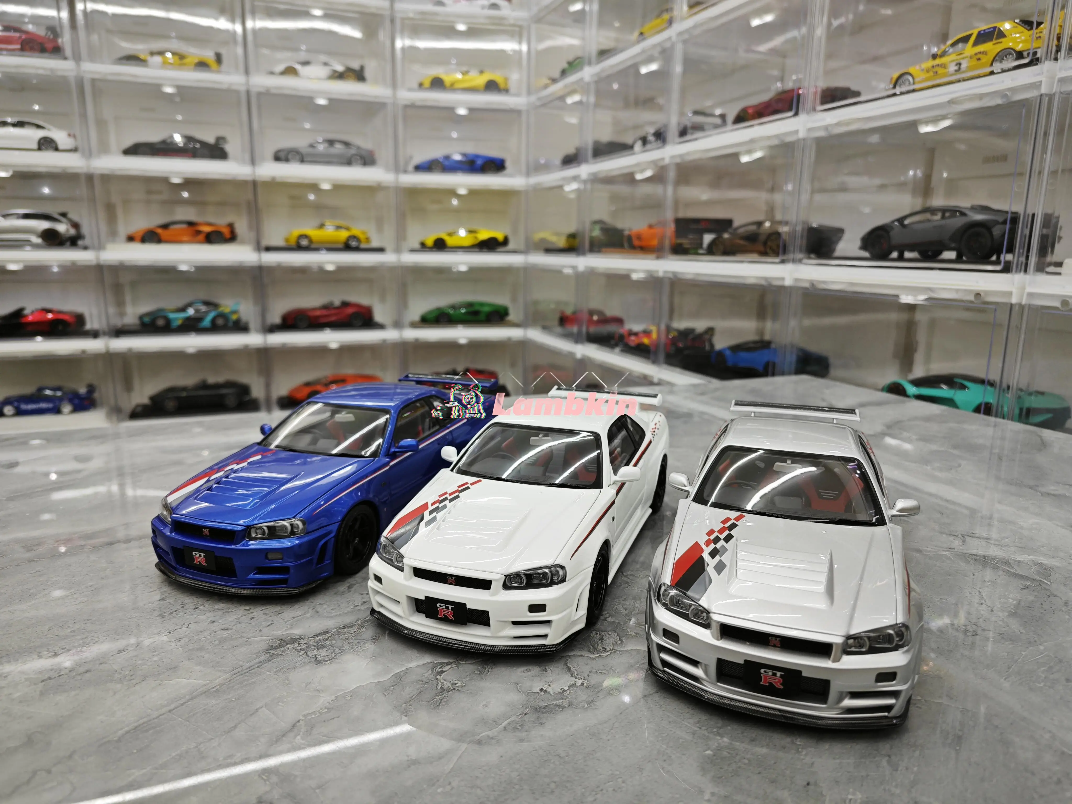 

MOTORHELIX GTR R34 Skyline Реплика легковых автомобилей 1/18 Коллекционные модели автомобилей Подарки Украшения