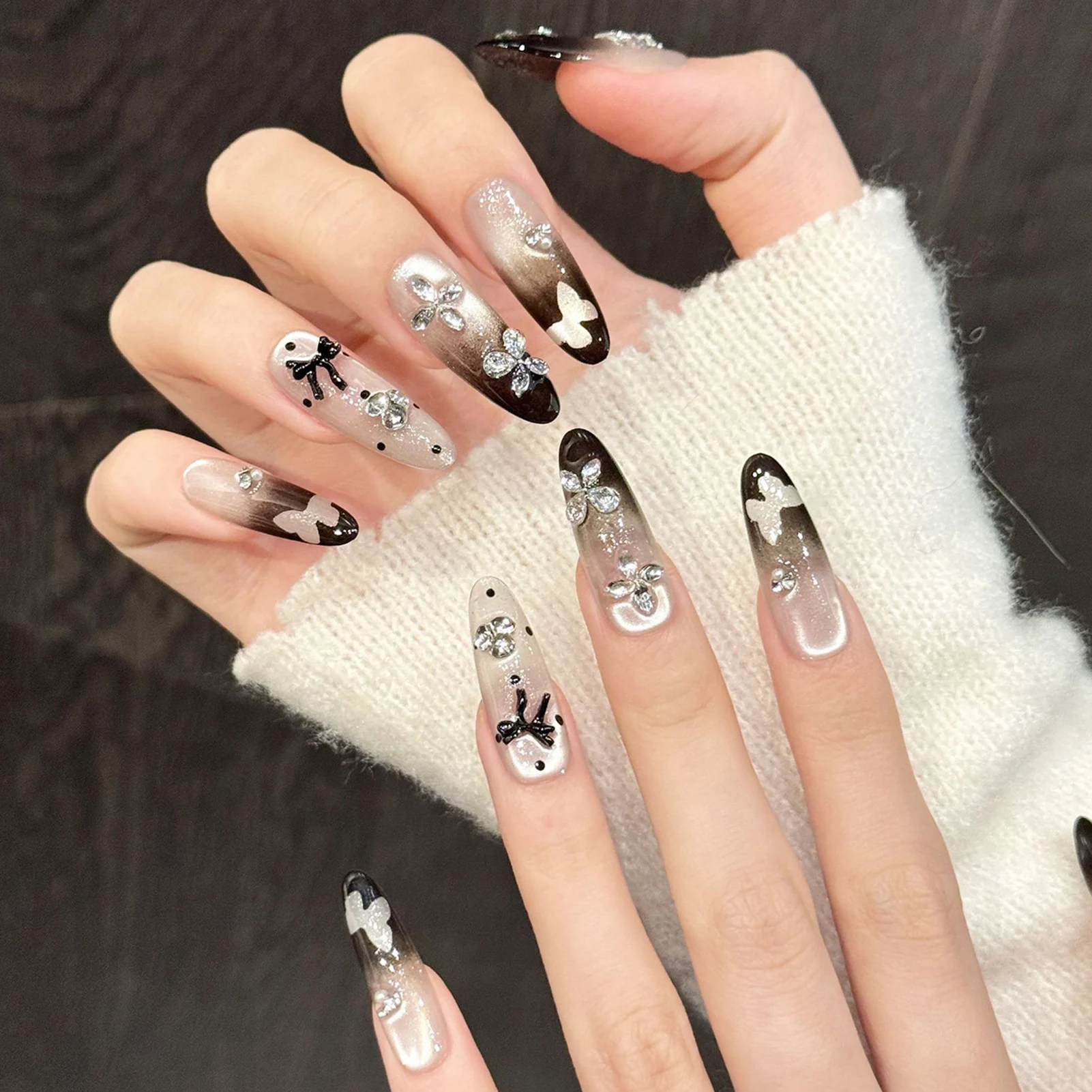 10個入り ハンドメイド グラデーションブラウン 付け爪 蝶々ダイヤモンド装飾付き 高級フェイクネイル 着用可能 キャッツアイ 付け爪チップ