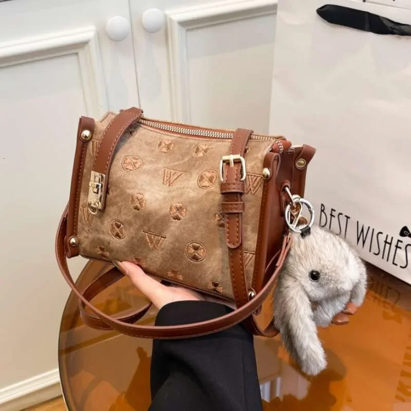 

2026 New Designer Shoulder Bags for Women Handbag Tote Bags Buckle Versatile Fashion Retro Light Luxury Brown Shoulder Crossbody