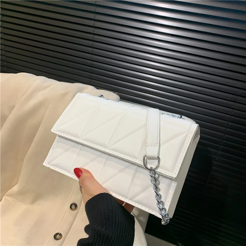 French Niche High-Grade Underarm Chain Small Bag Women 2024 New Versitile Fashion Internet Celebrity Shoulder Messenger Bag