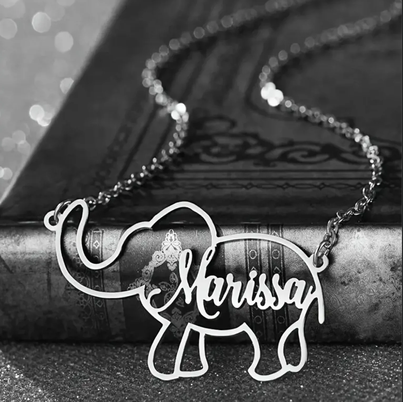 Customized Elephant English Name Necklace Mother's Day Valentine's Day Birthday Anniversary Gift