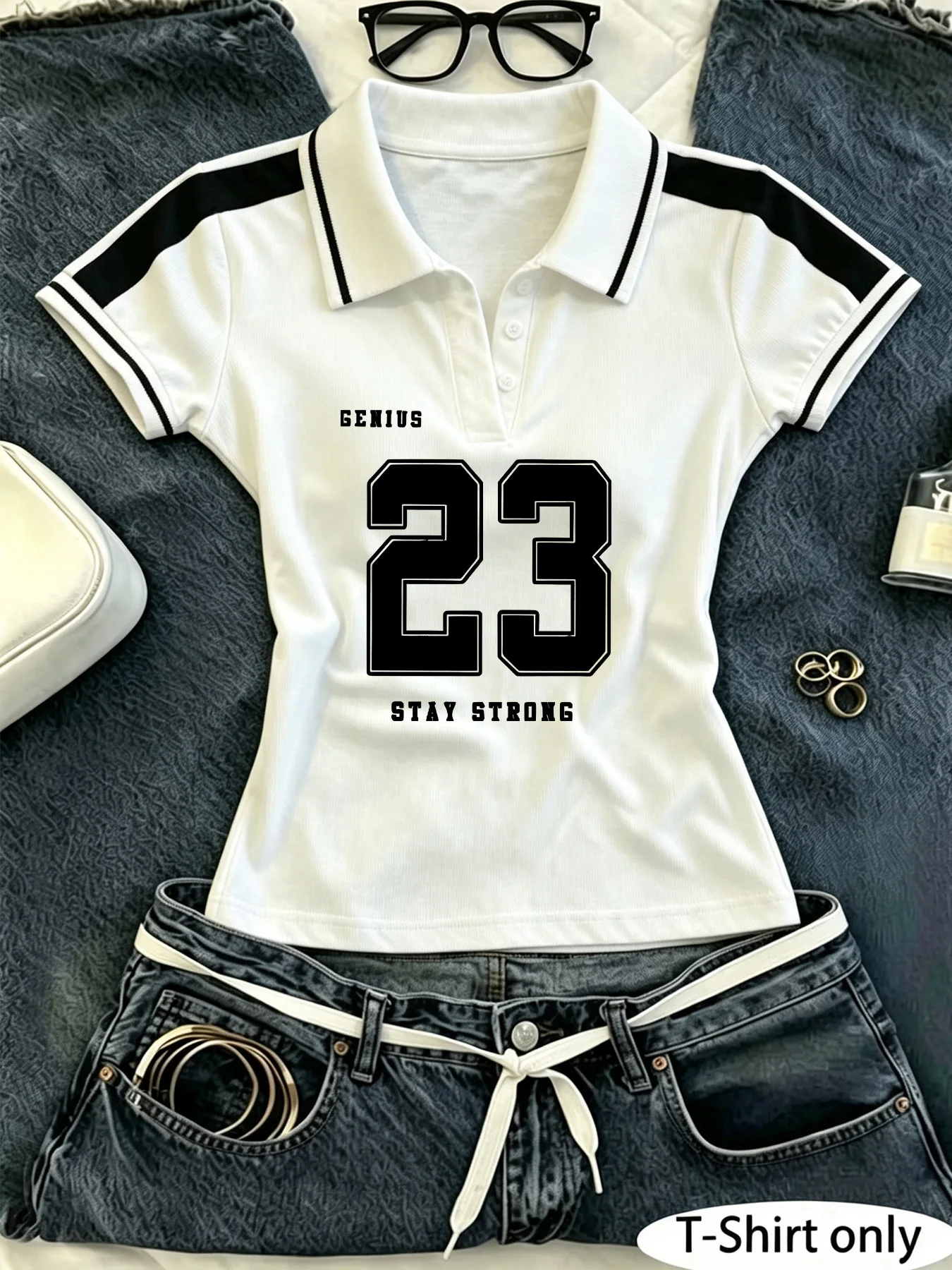 Damen Y2K Cropped Poloshirt, Varsity-Nummer 23 Buchstabengrafik, Kontraststreifen, Kurzarm, Slim Fit Retro-Sport-Streetwear-Oberteil – Detail 1