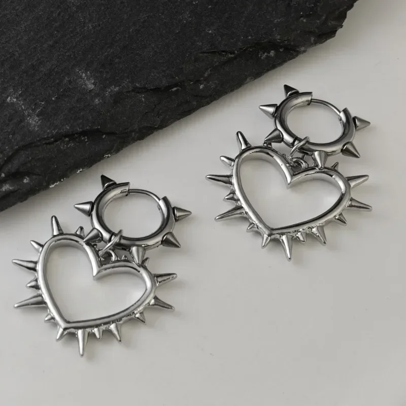 Hip-hop Punk Thorns Heart-shaped Rivets Hoop Earrings Women Simple Trend Women Party Banquet Personality Jewelry Accessories