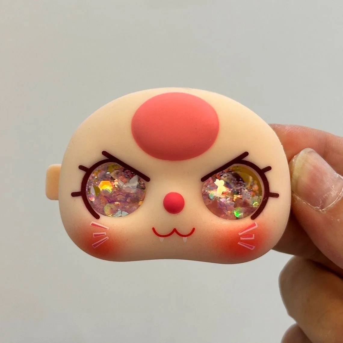 متوفر في المخزون مناسب لـ 80% طفل ثلاثة لطيف على شكل وجه قطة يدوية من الفينيل بديل لعبة إكسسوار عالي الجودة