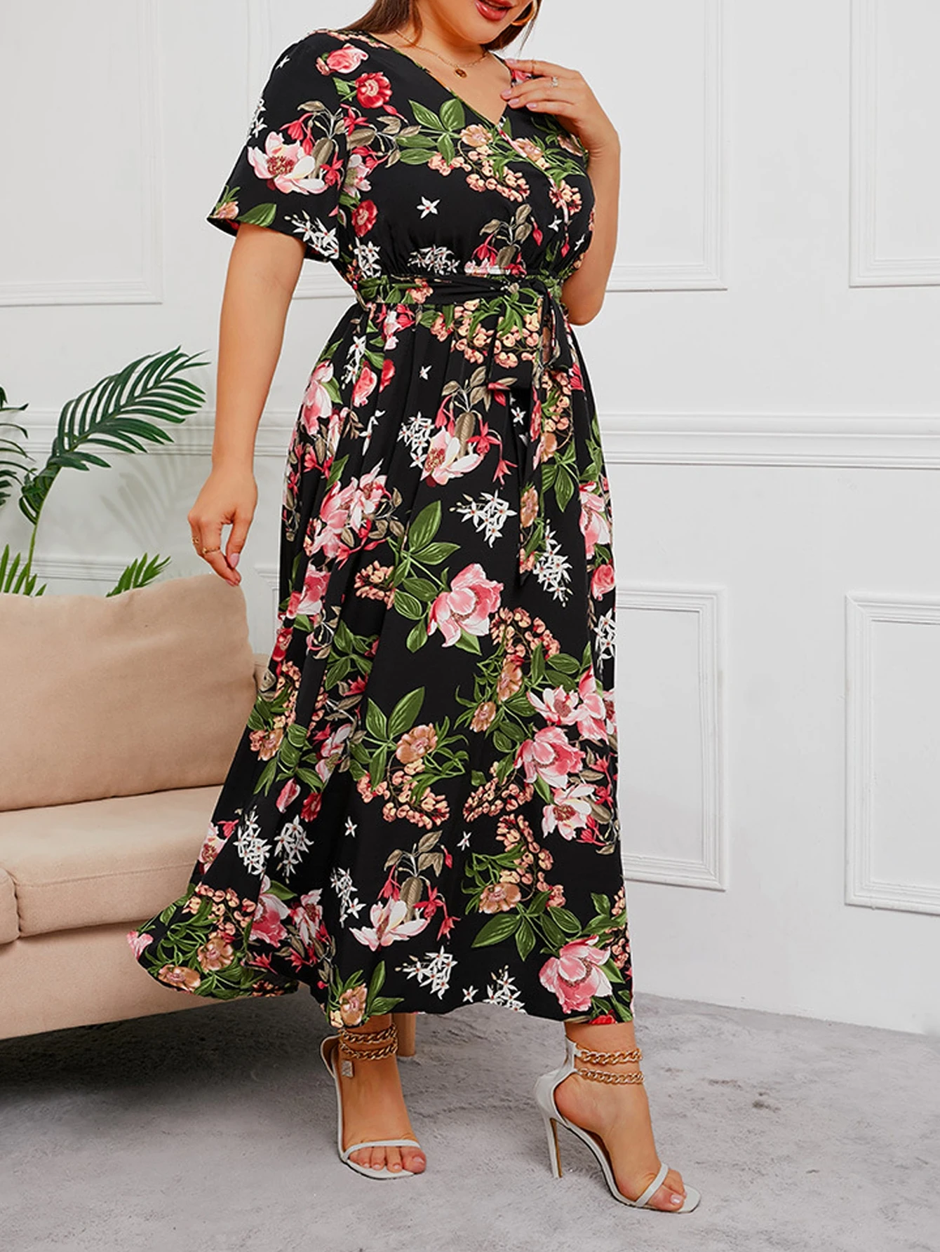 

Plus Size Black Floral Dress, V - Neck Short - Sleeve with Belt