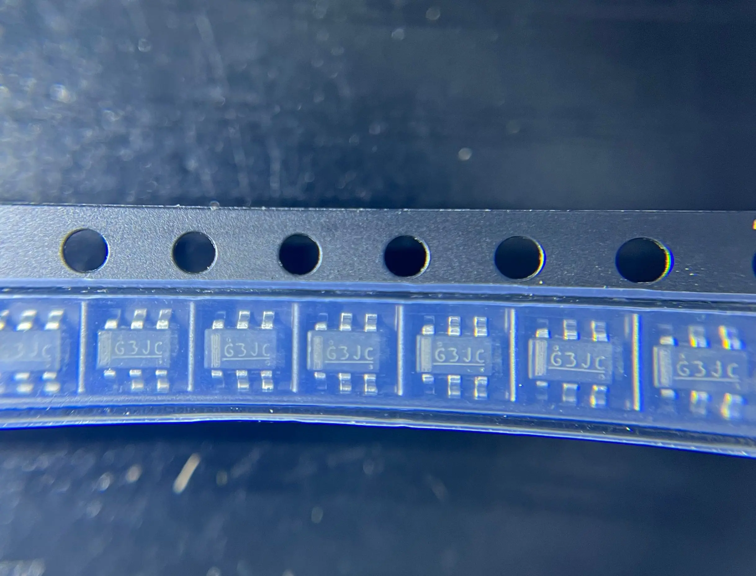 50 ~ 100ชิ้น/ล็อต S-8261ABJMD-G3JT2S SOT23-6 G3J IC ใหม่ต้นฉบับสต็อก