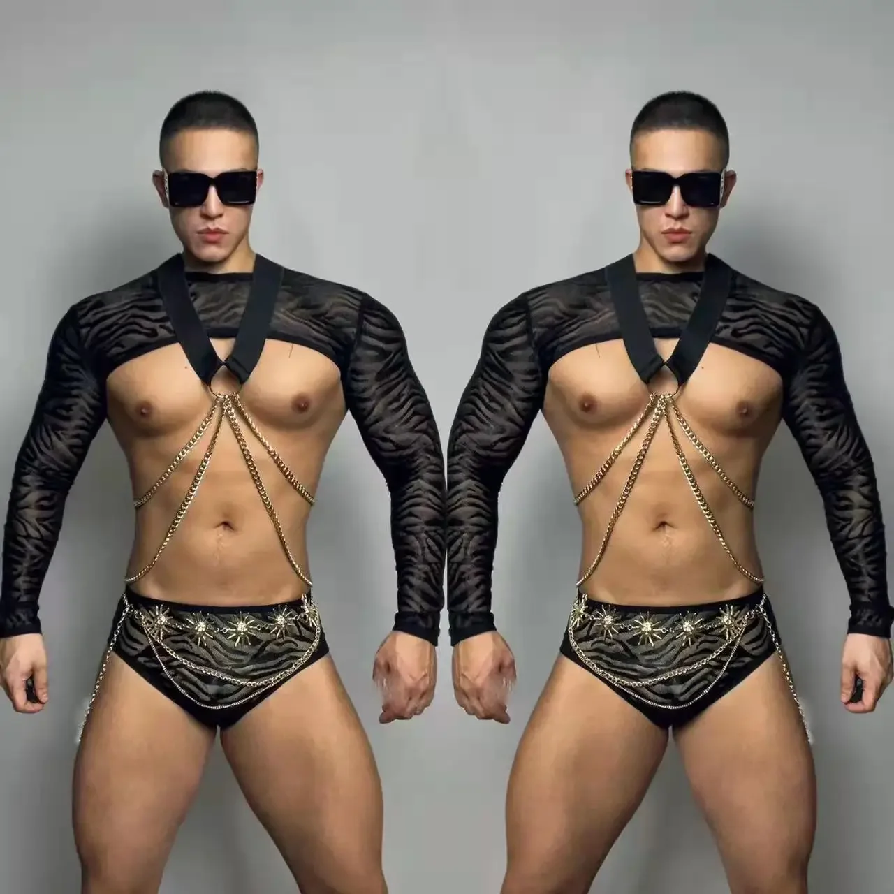 新しいナイトクラブパーティーバーDJポールダンスコスチュームセクシー男性ダンサーゴーゴーステージウェアメタルチェストチェーンビキニショーレイブ衣装セット