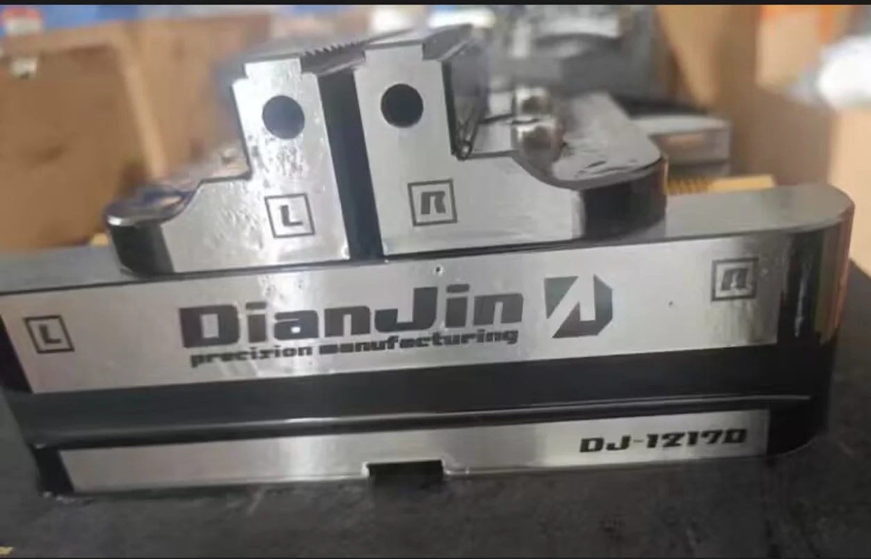 1PC Four and five-axis fixture Self-centering vise Concentric vise DJ-1217R/D