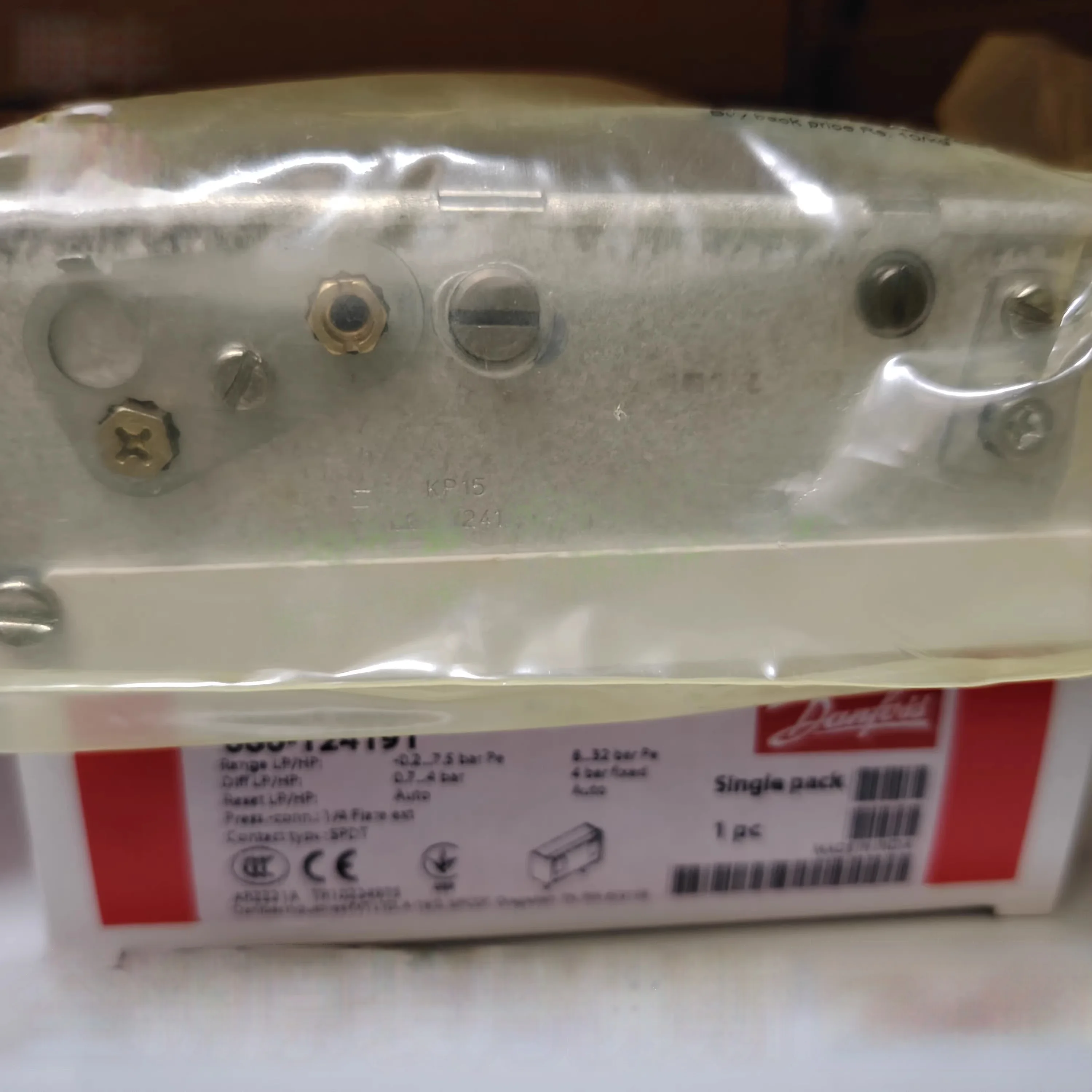 

New for Danfoss hydraulic switch KP15 (060-124191) KP15 (060-126491) MP54 (060B016991)