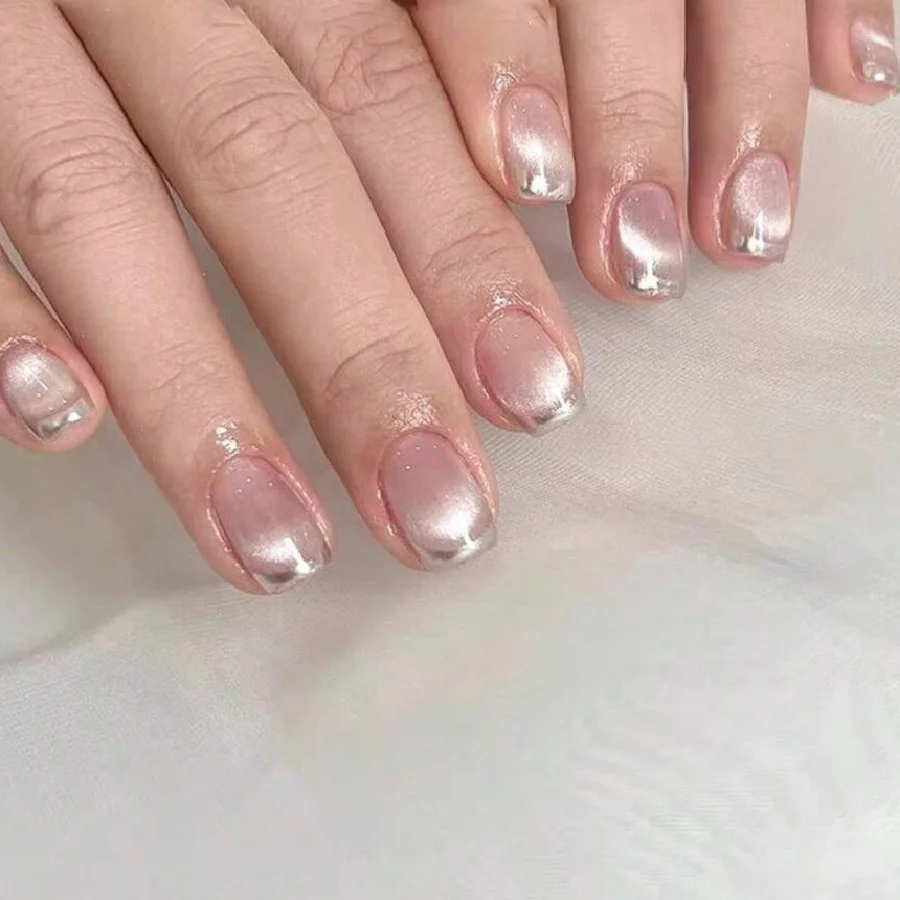 10 قطع من أظافر القطط الفرنسية الراقية المصنوعة يدويًا من ضوء القمر الأبيض، رقعة أظافر قصيرة خفيفة الوزن للنساء