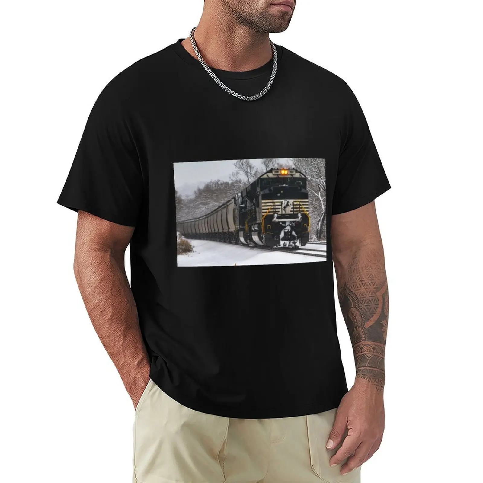 Norfolk Southern 1198 During a Snowstorm T-Shirt Independence Day Short Sleeve T-Shirt