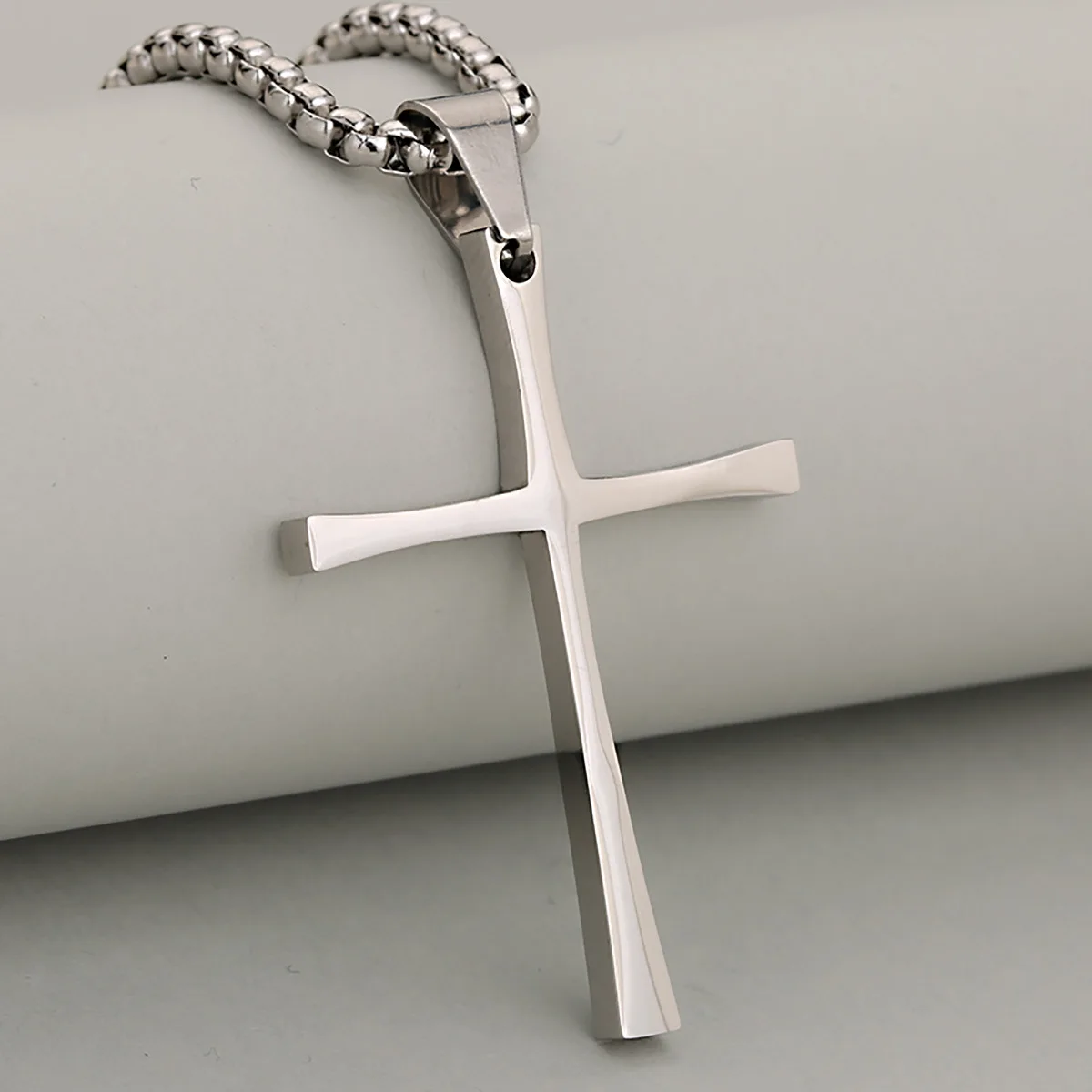 Niche Unique Cold Tone Stainless Steel Cross Pendant Necklace For Men And Women, Special & Non-repetitive