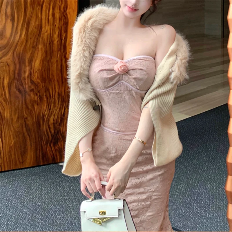 

Новинка 2023 года, осенние элегантные женские комплекты из двух предметов с юбкой, облегающее розовое кружевное платье без бретелек с меховым воротником, вязаная шаль, костюмы из 2 предметов