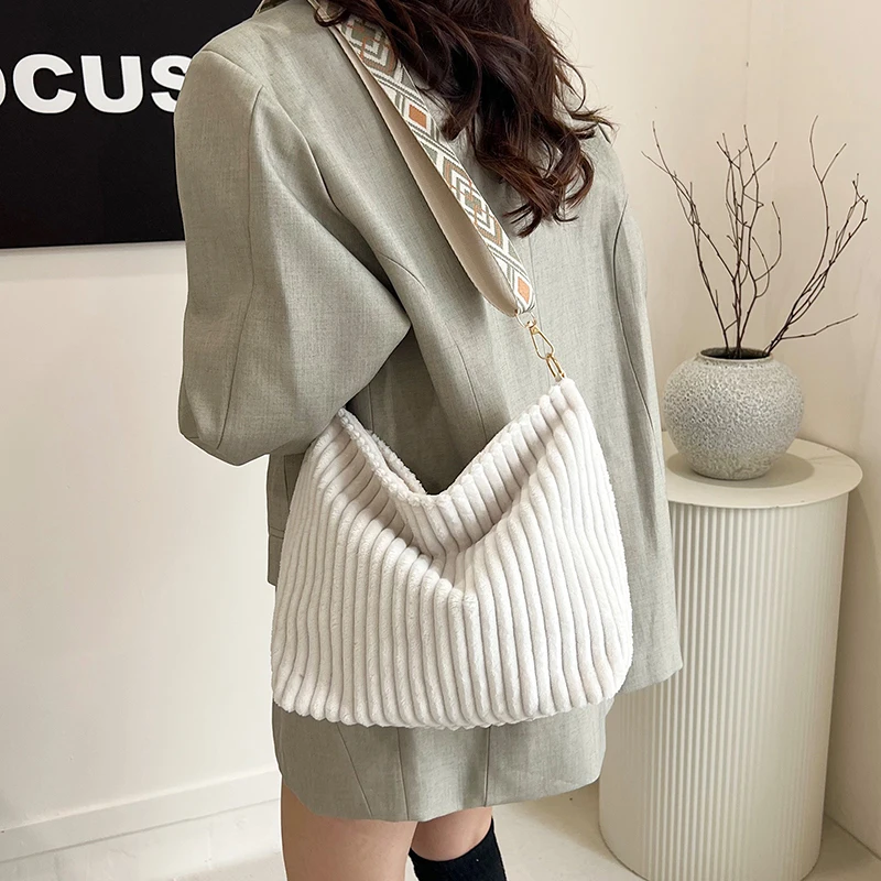 

New Women Crossbody Bag Soft Corduroy Shoulder Bag Large Capacity Female Purse With Zipper For Commute Outings Street Fashion