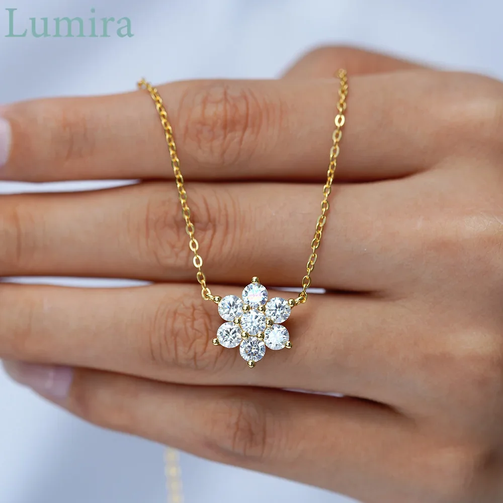 

Lumira Luxury Sunflower Pendant 2.1 Carat Moissanite Fashionable Light Luxury Snowflake 18K Gold Necklace for Women