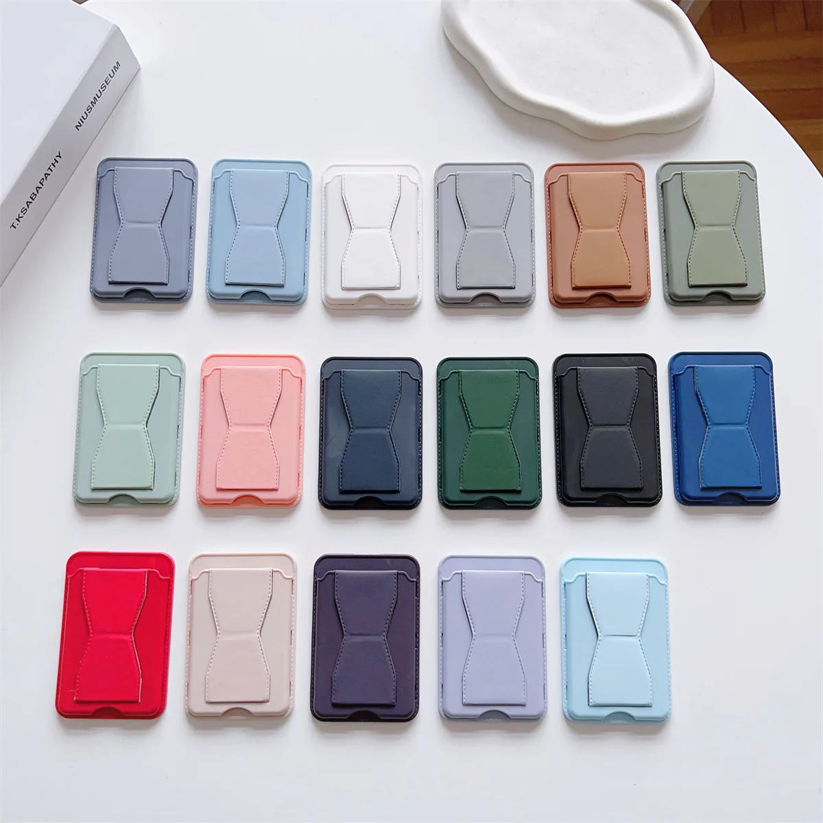 1Pc 粘着電話ケースホルダーカードスリーブユニバーサルカードパッケージデスクトップサポートブラケットは水平と垂直をサポート