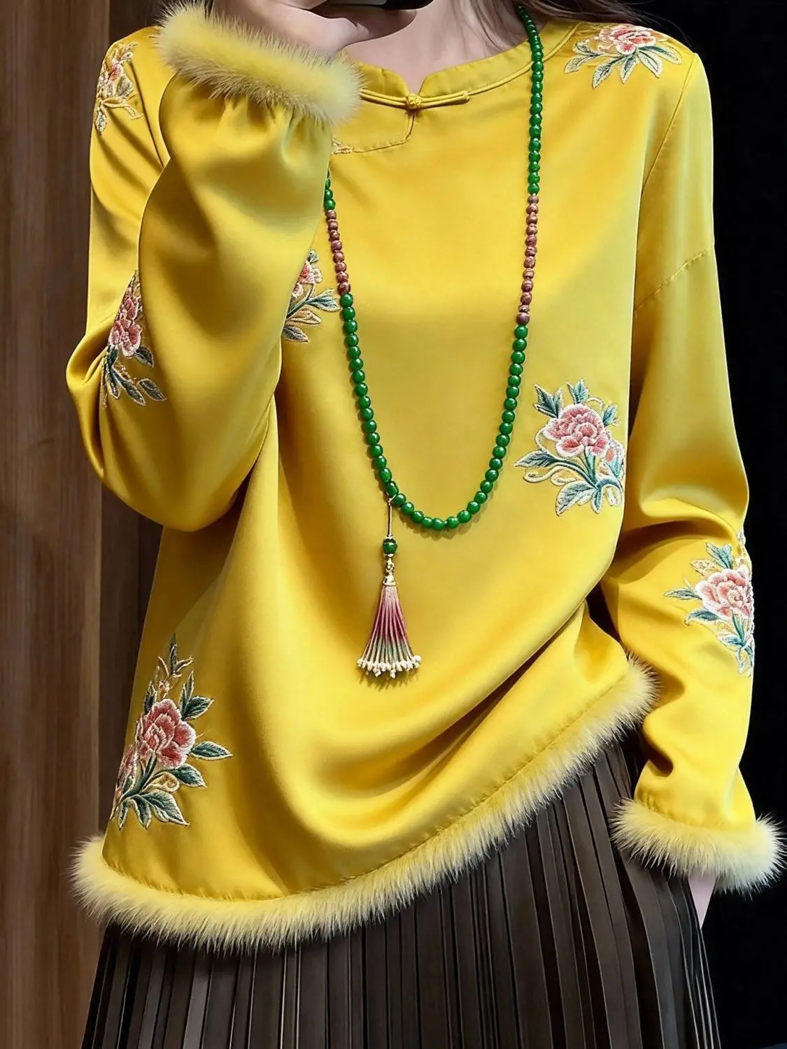 

2025 autumn and winter new long-sleeved gentle elegant literary and versatile new Chinese inner top