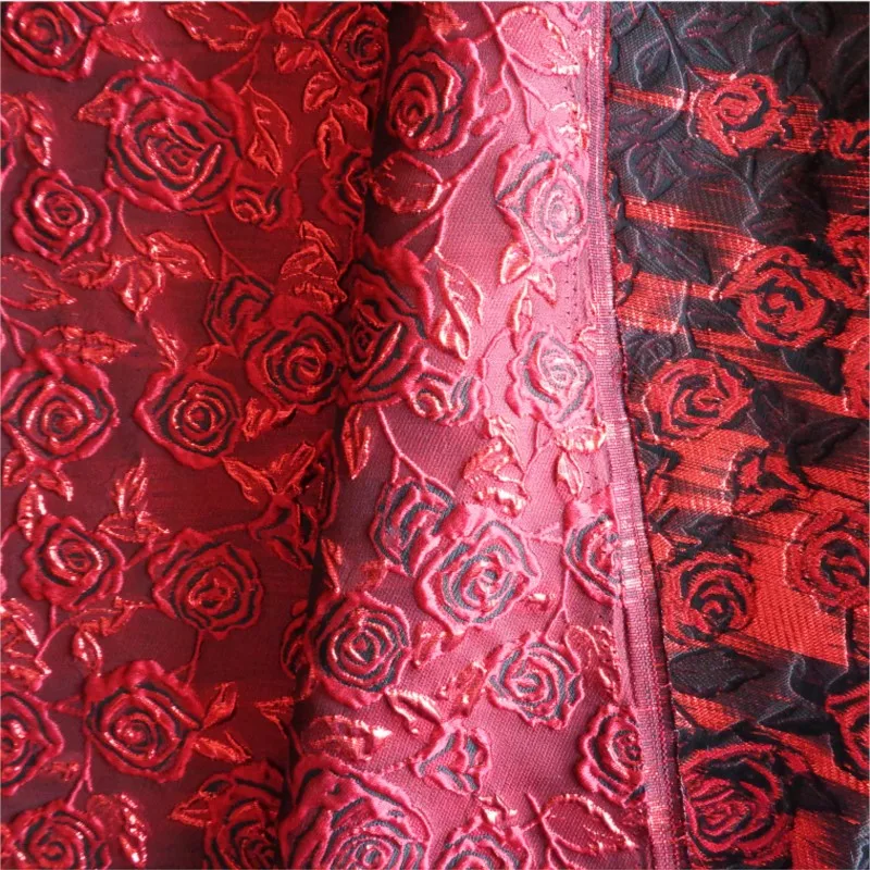 

A soft and exquisite puffy skirt style suit made of jacquard gold thread rose embossed bubble fabric