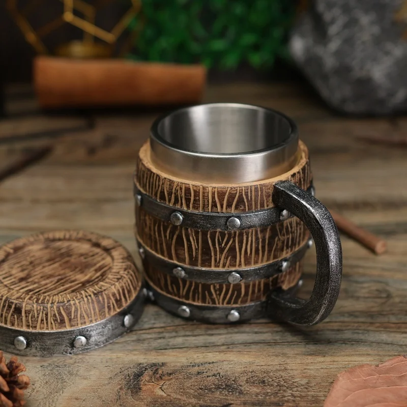 Vintage Wooden Barrel Viking Beer Mug WIth Cover Resin Stainless Steel Coffee Mug Double Wall Drinking Cup Halloween Bar Ornamen