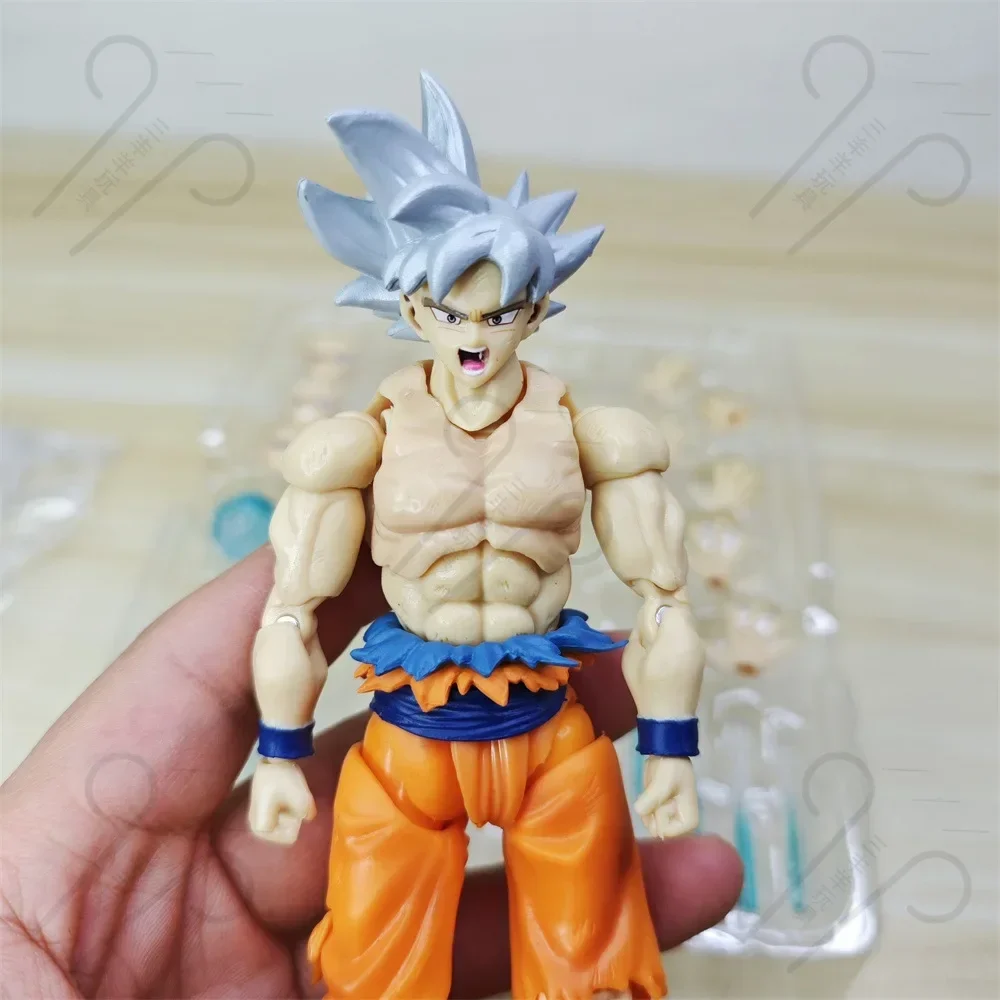NUEVO Figura de Acción de Son Goku Ultra Instinto con Cabello Plateado de 16 CM, Articulaciones Móviles, Modelo de Juguete