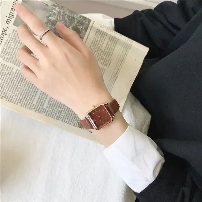 Women Fashion Square Watch Simple Retro Design Watches for Women Leather Band Womens Quartz Watches Reloj De Mujer