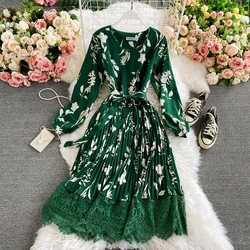 YuooMuoo Women Dress Spring and Autumn Lady Elegant Vintage Floral Print Lace Patchwork Pleated Long Dress with Belt Party Robes