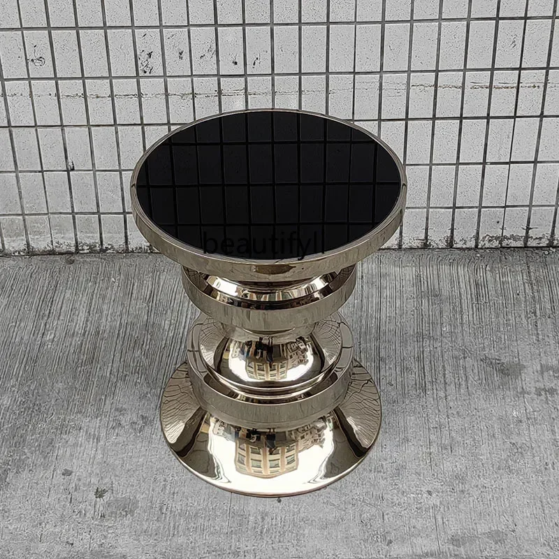 M178 متنقل فاخر خفيف، حافة قليلة من السكر، رصيف مستدير مصمم غرفة معيشة بسيطة مخصصة من الفولاذ المقاوم للصدأ طاولة مستديرة صغيرة #3