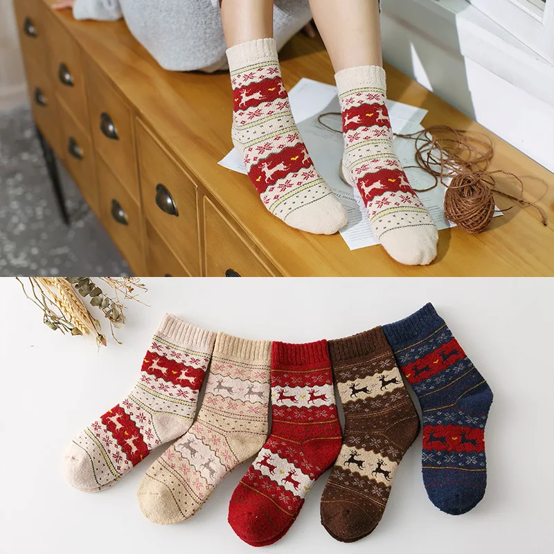 

1Pair Elk Print Socks Cartoon Christmas Deer Jacquard Cotton Blend Sock Soft Warmer Mid Tube Socks Women's Floor Sleeping Socks