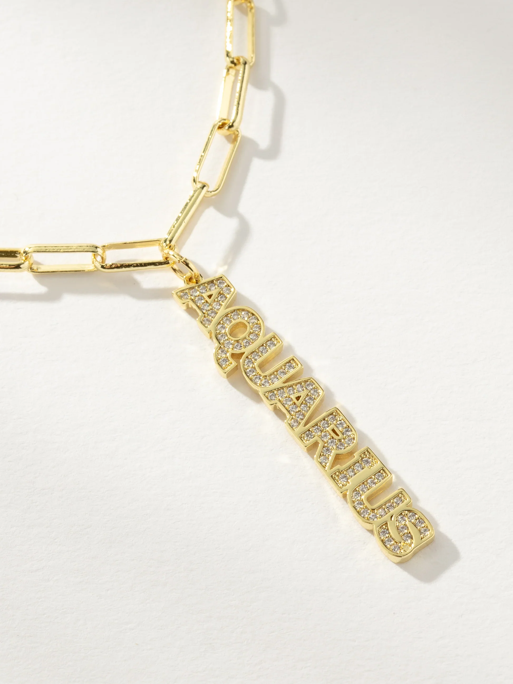 

Customized Zircon Necklace with Letters Personalized High-Quality Vertical Pendant 18K Gold-Plated Women's Jewelry Christmas