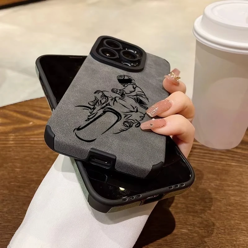 Coole Biker-Handyhülle für iPhone 17 AIR Pro Max 16E 15Plus 14 13 Mini 12 11 AIR XS XR XS im Motorradfahrer-Stil – Detail 4