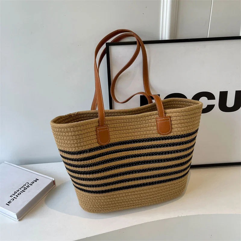 

Women's Summer New Straw Large Capacity Shoulder Bag Fashion Striped Knitted Beach Tote Bag Versatile Ladies Commuter Handbag