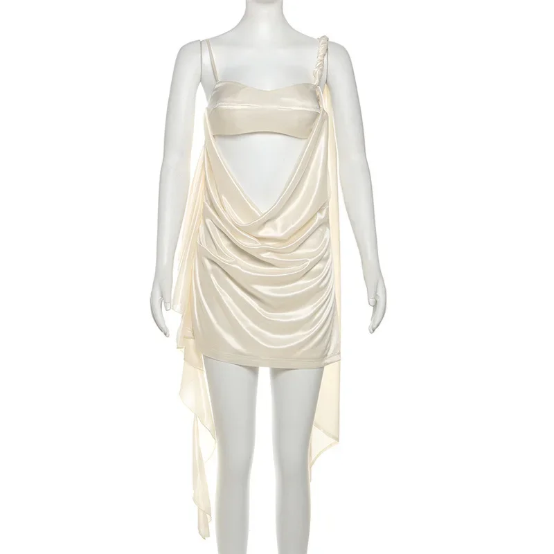 ชุดมินิเดรสสายเดี่ยวผ้าซาตินเงาสีแชมเปญแต่งระบายผูกโบว์ โชว์หลัง สายสปาเก็ตตี้ สำหรับงานปาร์ตี้และคลับ