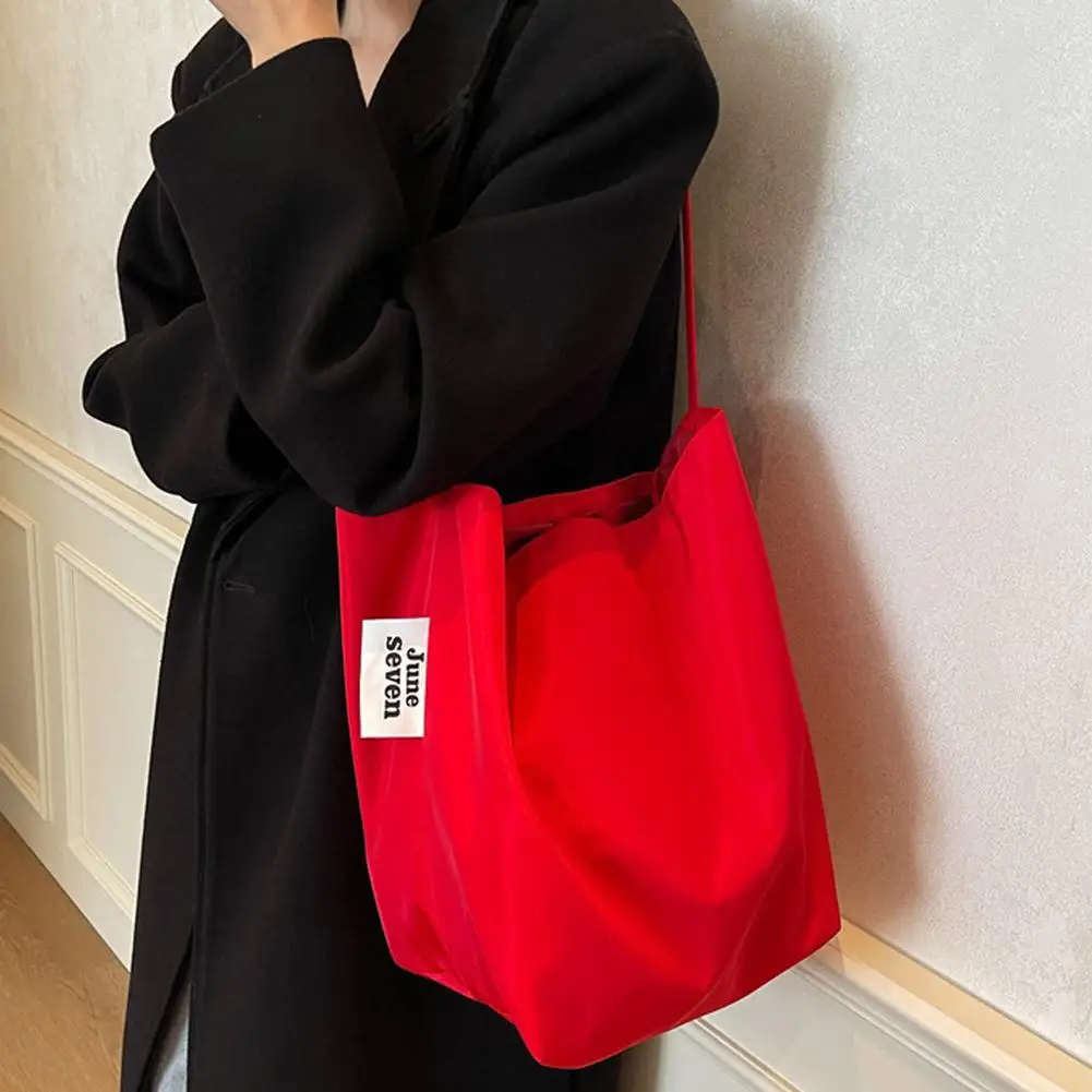 Neu eingetroffene große Nylon-Umhängetasche für Damen, minimalistischer, lässiger Stil, Vintage-Einkaufstasche mit Kordelzug und Schnalle – Detail 17